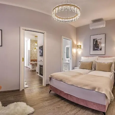 Daire Sakura House *