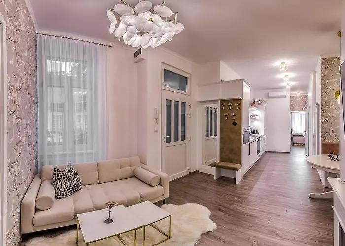 Апартаменты Sakura House *