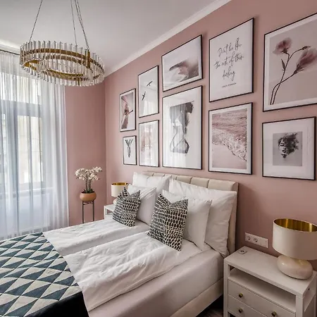 Sakura House Budapeste